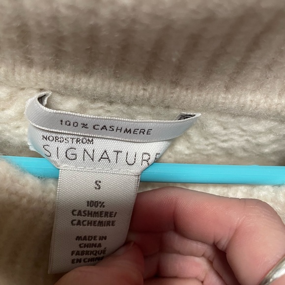 Nordstrom Signature 100% Cashmere Oversized Off The Shoulder Sweater NWOT - Picture 3 of 3